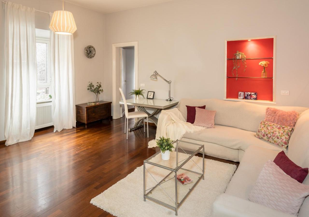 Apartment 8 Rom